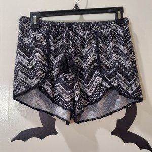 No Boundaries Size Medium Tribal Print Shorts